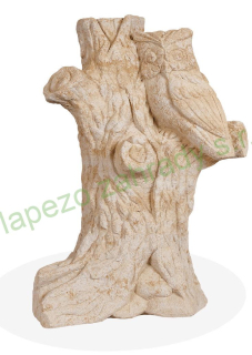 Výr na pařezu